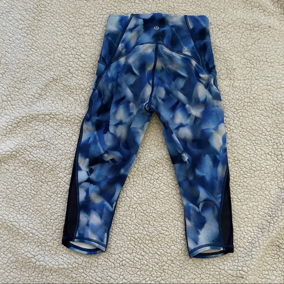 Lululemon Train Times Crop - Picture 4 of 8